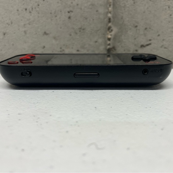 My Arcade Go Gamer Portable Device Built-In 220 Retro Games 16-Bit System - Picture 4 of 4